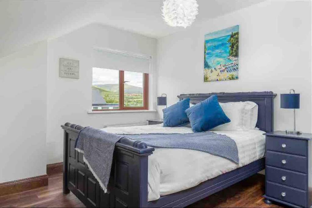 Wonderful Coastal Home In Dingle Town Exterior foto